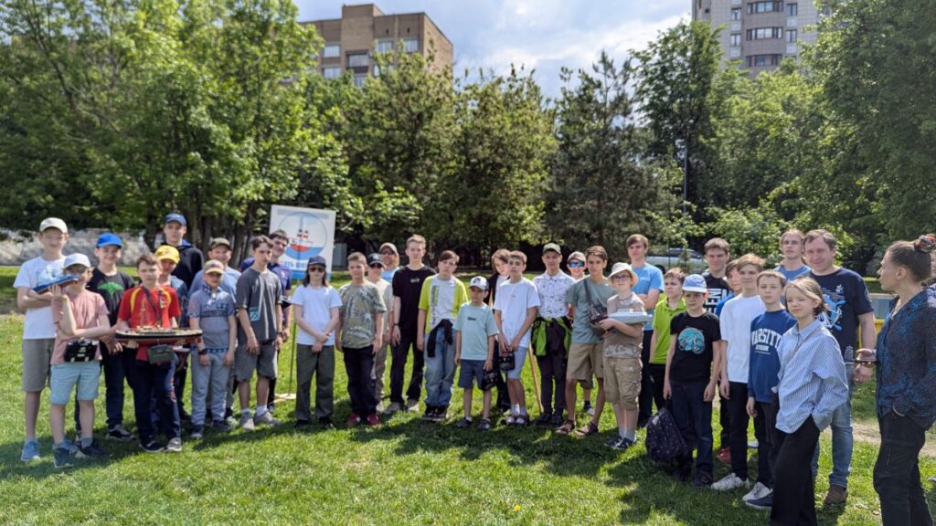 В Московском дворце пионеров прошли соревнования по судомоделированию «Отдать швартовы» в классах радиоуправляемых моделей